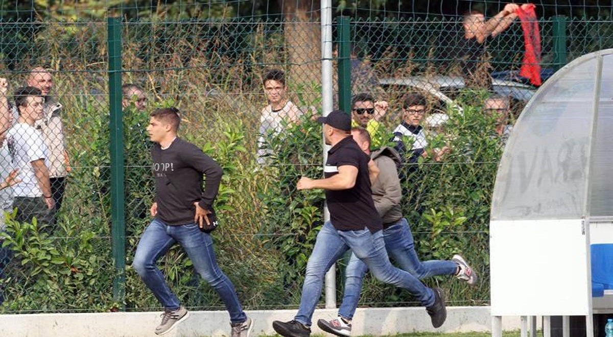 Prekid utakmice u Italiji zbog albanskih zastava, navijači uletjeli u teren